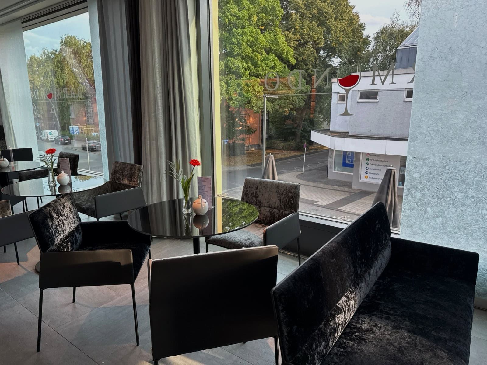 Auszeit im Café Barmundo im DUSTMANN. Store